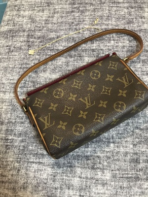 lv包手柄有包装的吗