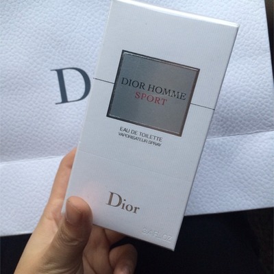 dior香水外包装真假