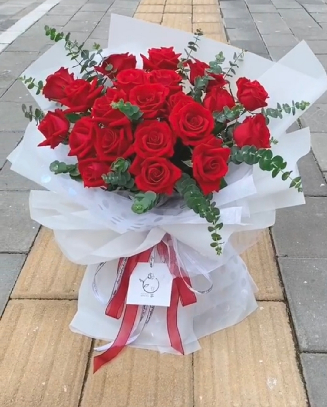 33朵鲜花包装图
