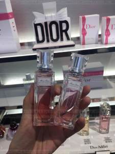 dior香水外包装真假