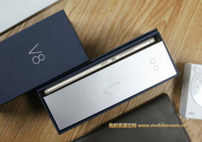 荣耀v8包装怎么放回去