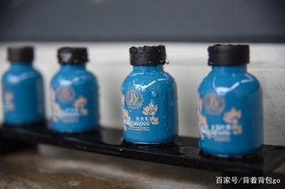 菲诗小铺洗面奶包装