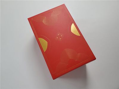 6s金色包装盒上的金鱼