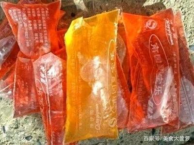 包装袋有玩具的零食